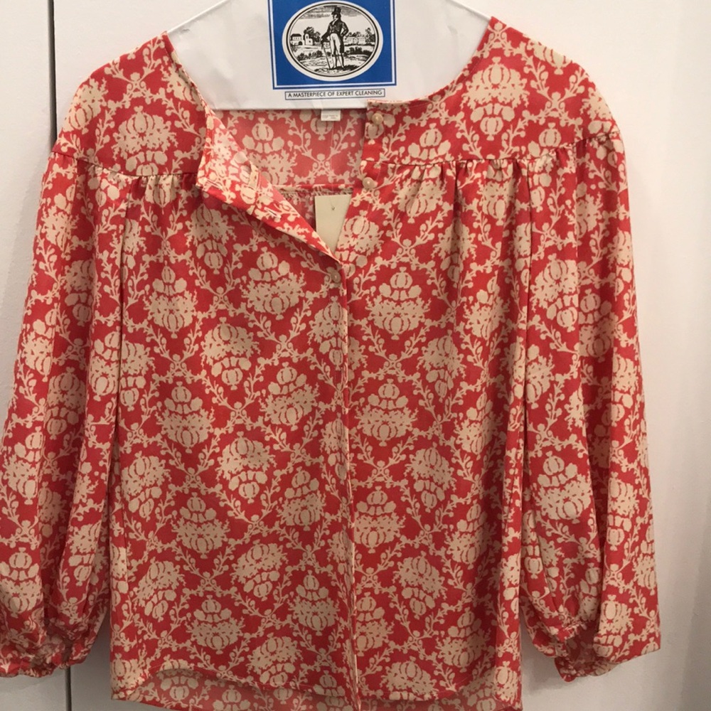 Pink button top